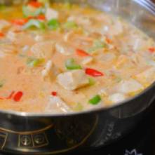 After the all elements are combined, voila, the thai red chicken curry...